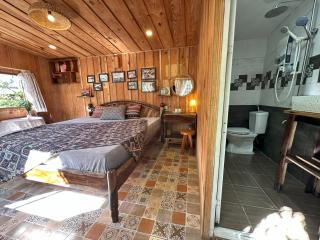 September Garden Homestay - 9