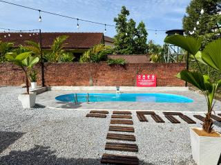 Lakeside Pool Villa in LakeGarden & Zoo - Taiping - 5