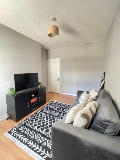 Skyline View Apartment, Close to Tube & Central - 0