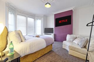 Southend Large 4 Bed Contractors and Families Welcome Sleeps 8 Free Parking - Southend-on-Sea - 5