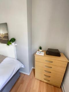 Skyline View Apartment, Close to Tube & Central - 3