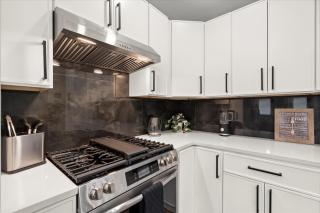 Spacious 3BR 3BA Home Modern Renovation - 7