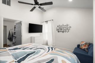 Spacious 3BR 3BA Home Modern Renovation - 1