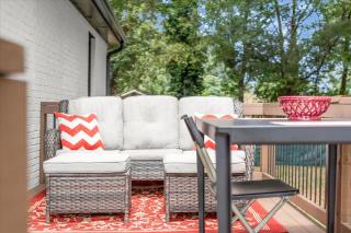 Spacious 3BR,3BA Modern Home - 2