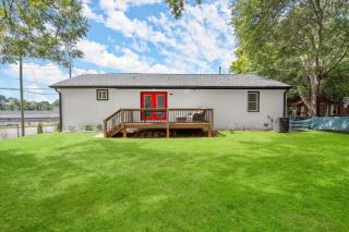 Spacious 3BR,3BA Modern Home - 3