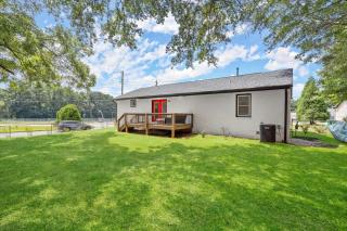Spacious 3BR,3BA Modern Home - 4