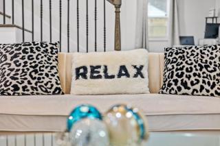 Urban Elegance Retreat 12 Minutes from Atlanta Downtown - 2
