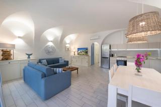 Sardinia Lighthouse Apartment - 7