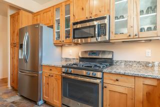 Trailhead 324 Shared Hot Tub, Pool, Private Balcony, and Grill - 1