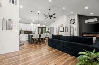 World Cup Compound - 2 Luxury Homes! Sleeps 12 - 2