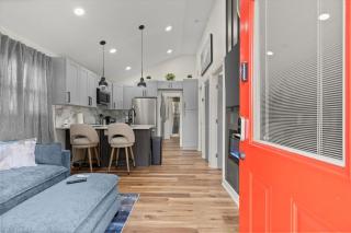Private Compound, 2 Modern Homes, 5BR,5BA Perfect for Groups - 1