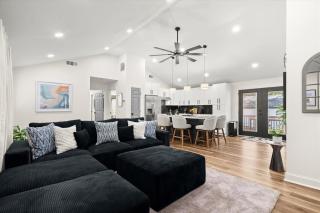 Private Compound, 2 Modern Homes, 5BR,5BA Perfect for Groups - 3