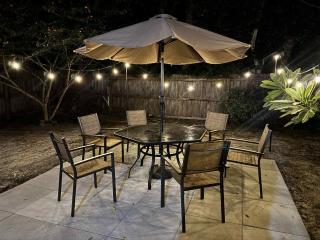 Blue Heron Cottage Cozy 2BR Sleeps 6 Fire Pit - 1
