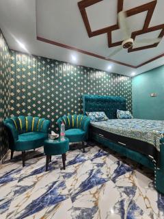 Lakshmi Hotel, Lahore - 1