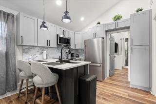 Private Compound, 2 Modern Homes, 5BR,5BA Perfect for Groups - 7