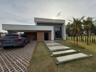 Casa Térrea com Piscina em um Resort Completo - 7