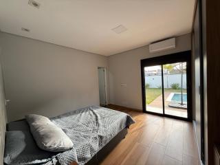 Casa Térrea com Piscina em um Resort Completo - 2