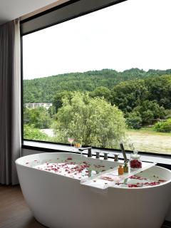 Zhangjiajie National Park RU Hotel--Free pick up service - 9