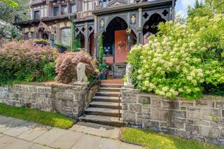 A Retreat in an Historic Estate with Modern Comforts - 5