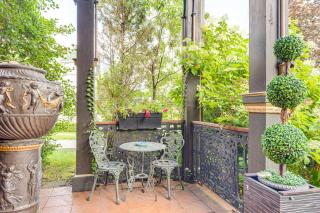 A Retreat in an Historic Estate with Modern Comforts - 1