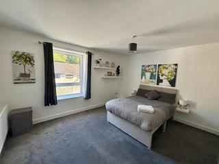 Immaculate whole house Sleeps 4 - 6
