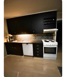 Easy living near city centre, free parking - 1