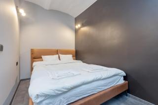 Stylish Mosaic Flat - 8