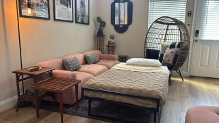 The Catherine - 1 mile to downtown - 2 King beds - Sleeps 5 - 2