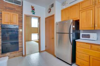 15 Mi to Downtown Minneapolis Retreat on 5 Acres - 2