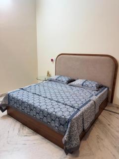 Homely Vibe Room with Ac & Wifi - 7