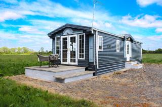 Perfect Couple Retreat, Puppy Lounge & Games Room - 0