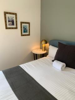 City Centre 2 bed Secure Parking near Station and Theatre - 3