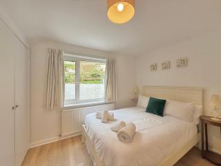3 bedroom cottage in the heart of Topsham with river views and parking - 4