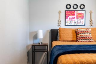 Rock & Roll House, Fiber Internet, ROKU TV, Washer & Dryer, by DT Chickasha & Leg Lamp! - 5