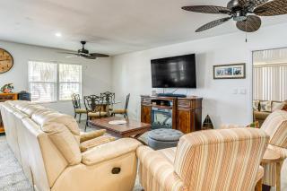 4 Mi to Dtwn Sarasota! Family Home with Pool Access - 5
