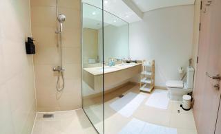 Modern 2BR Apartment, 4beds - Yas Island, in front of Sea World - 2
