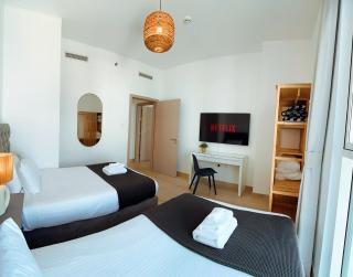 Modern 2BR Apartment, 4beds - Yas Island, in front of Sea World - 8