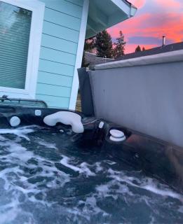 Newer Cozy Guest Cottage with Saltwater Spa! - 7