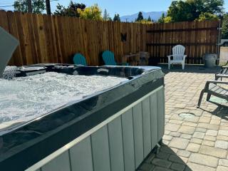 Newer Cozy Guest Cottage with Saltwater Spa! - 9