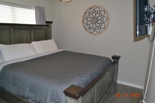 Hillside Retreat - 6