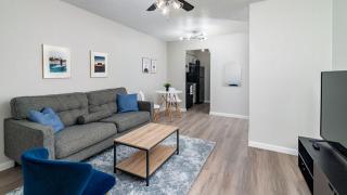 Cozy 1-BR Near Triangle, UT, SXSW & Hyde Park - 0