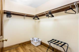Cabin Zen, Riverfront, Hot Tub, Arcades, Sleeps 8 - 4