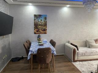 Lovely Cozy Apartment, Fast WiFi, Workspace Ready - 4