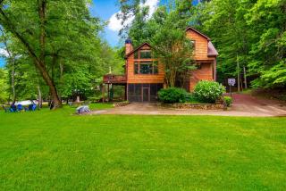 Cabin Zen, Riverfront, Hot Tub, Arcades, Sleeps 8 - 9