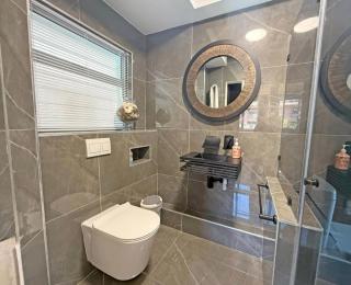 Luxury Seapoint One-Bedroom secure apartment with on-premise parking - 5