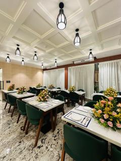 ROYAL ACE BOUTIQUE HOTEL - Bhartiya City - 8