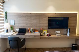 Stylish & Comfortable Studio near Expo Center Greater Noida opposite Metro - 4