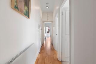 2BR Apartment in Acton W3 with Free Parking Ground Floor Sleeps 6 - London - 2