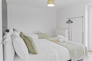 2 Bed Apartment Near City Centre - on street parking - 5