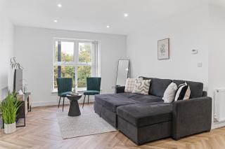 2 Bed Apartment Near City Centre - on street parking - 8